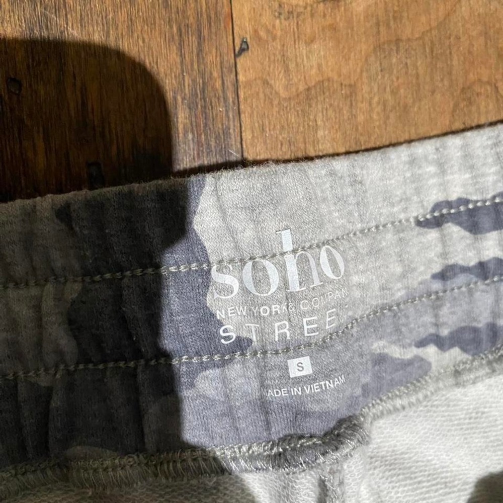 Grey Soho New York & Company camo sweatpants with black stripes - Picture 2 of 3